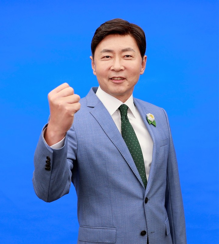 associate_pic