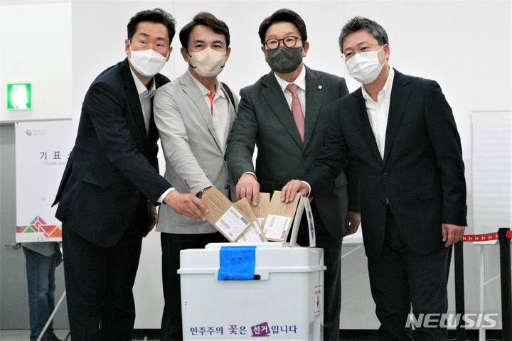 associate_pic