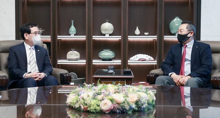 associate_pic