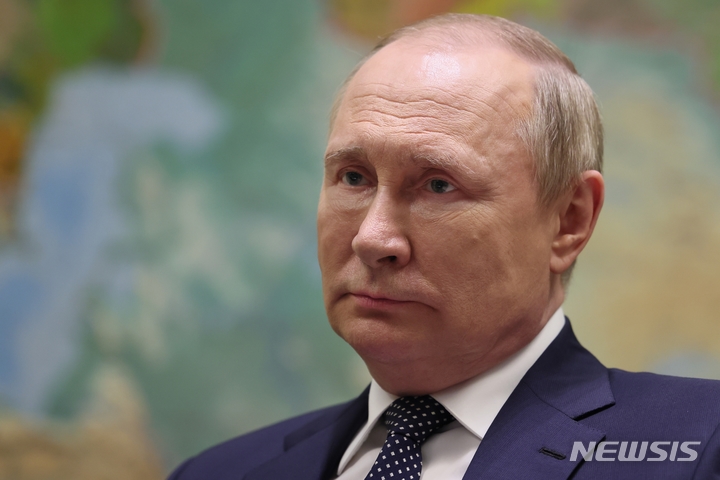 [소치(러시아)=AP/뉴시스] 블라디미르 푸틴 러시아 대통령. 2022.06.03.