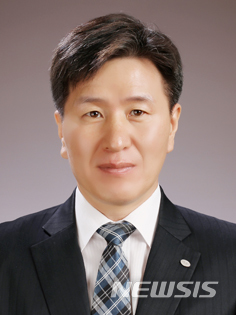 associate_pic