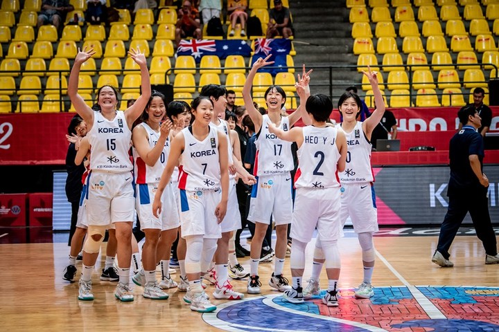 [서울=뉴시스] U-16(16세 이하) 여자농구 대표팀. (사진 = 국제농구연맹 홈페이지 캡처) *재판매 및 DB 금지