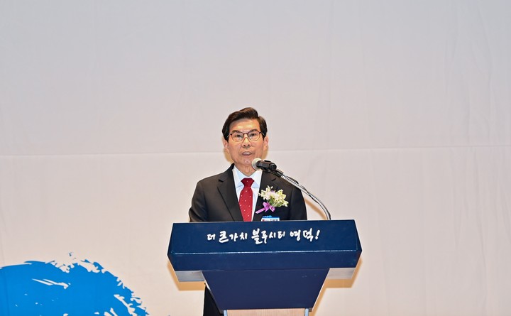 associate_pic