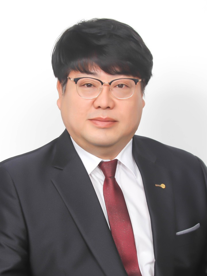 associate_pic