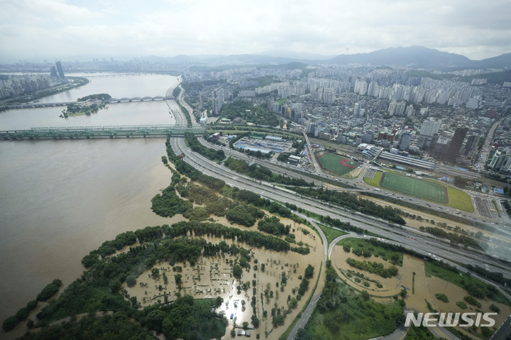 진주시, 교류도시 서울시·강남구에 수해복구 성금품 