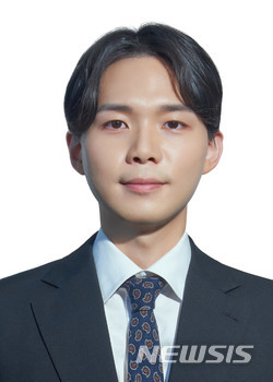 associate_pic
