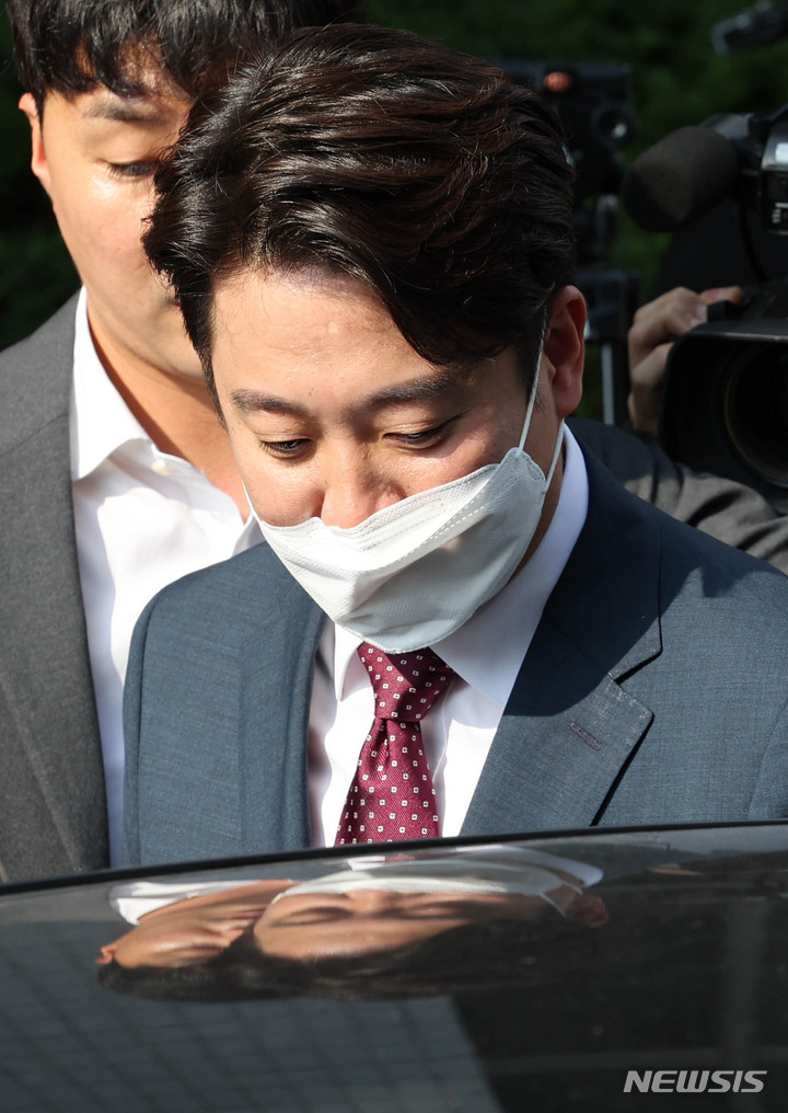associate_pic4