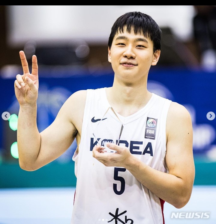 [서울=뉴시스]U-18 농구대표팀 이주영 (사진 = FIBA아시아 SNS 캡처)