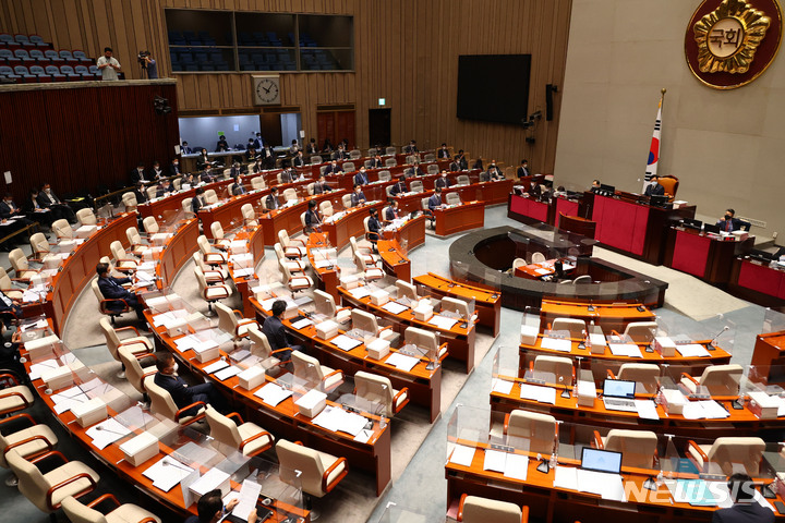 [서울=뉴시스] 전진환 기자 = 2일 서울 여의도 국회에서 경제부처 대상으로 예산결산특별위원회 전체회의가 열리고 있다. (공동취재사진) 2022.09.02. photo@newsis.com