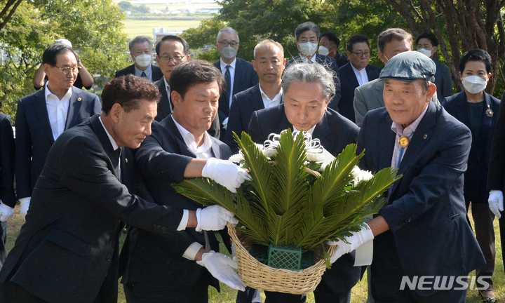 鳩山元首相「韓国の過去…日本は事実をありのままに受け止めるべき」 :: Empathy Media News Agency ::