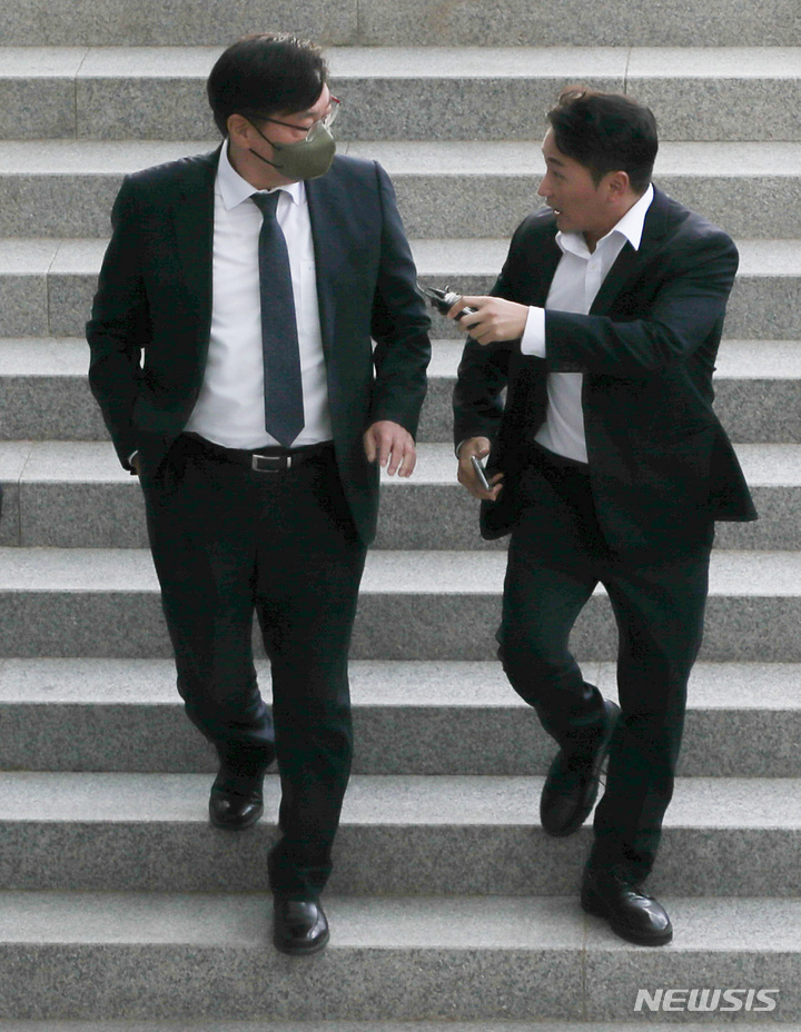associate_pic