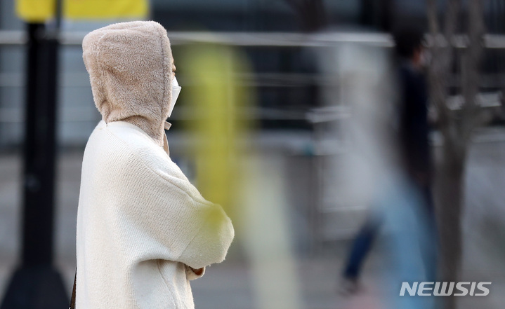 인천, 낮 최고 14도 '포근'…큰 일교차 계속
