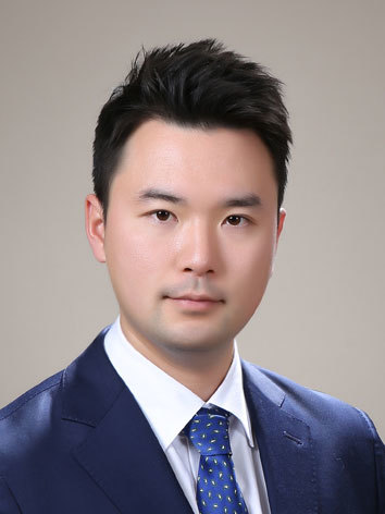 associate_pic