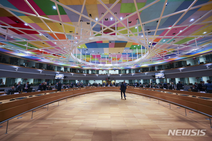 [브뤼셀(벨기에)=AP/뉴시스]24일 벨기에 브뤼셀에서 열린 EU 에너지 장관회의 모습. 2022.11.24. 