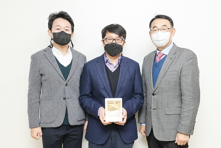 associate_pic