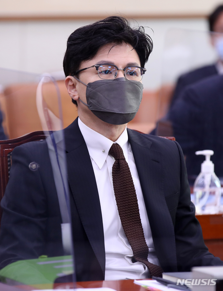 associate_pic