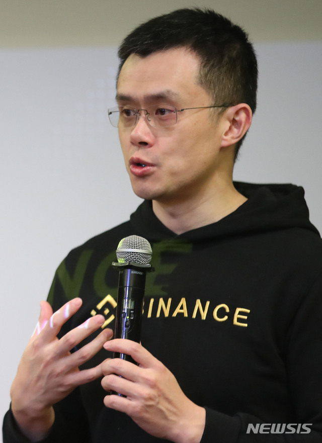 【서울=뉴시스】박미소 수습기자 = 지난해 12월4일 오후 서울 중구 그랜드앰버서더호텔에서 암호화폐거래소 '바이낸스'의 CEO 장펑자오가 기자간담회에서 발언하고 있다. 2019.04.04. *재판매 및 DB 금지