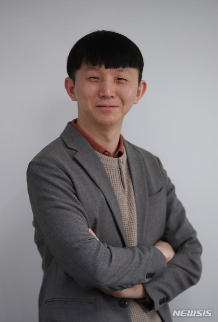 associate_pic
