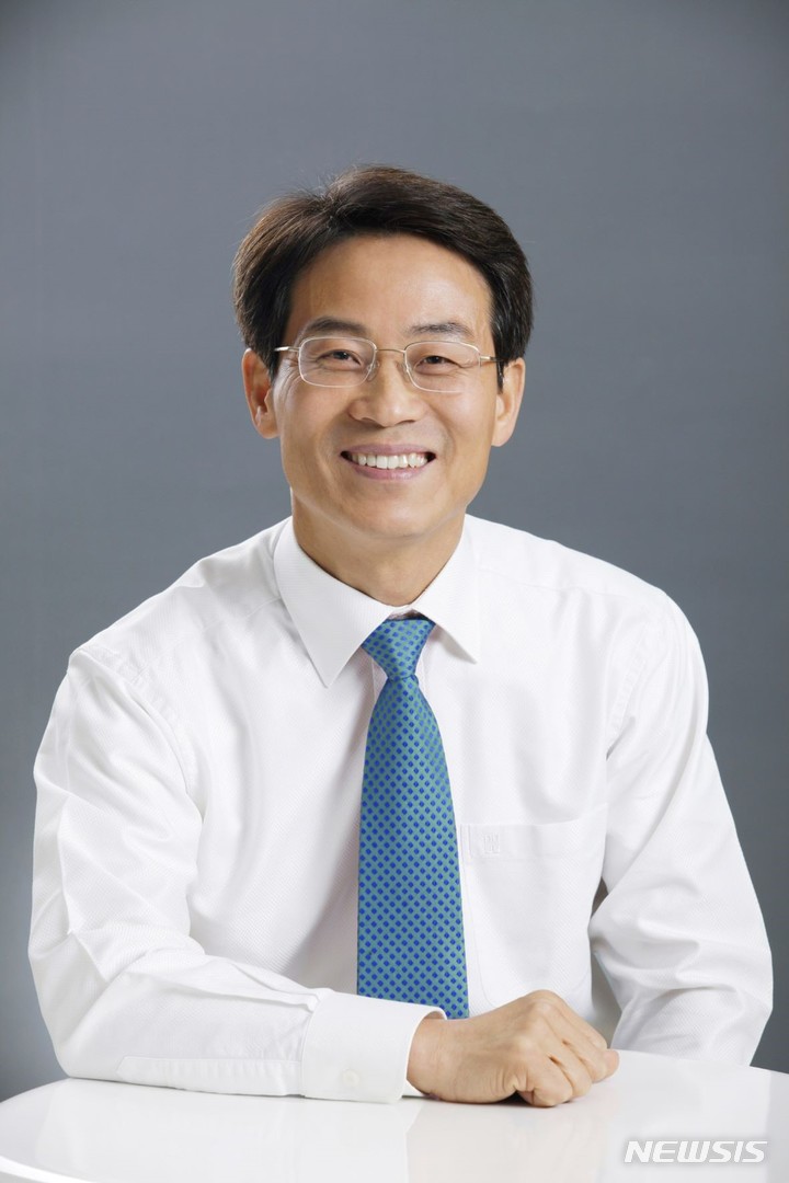 associate_pic
