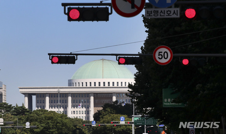 '게임 확률형 아이템 공개' 법제화될까…내일 법안심사 