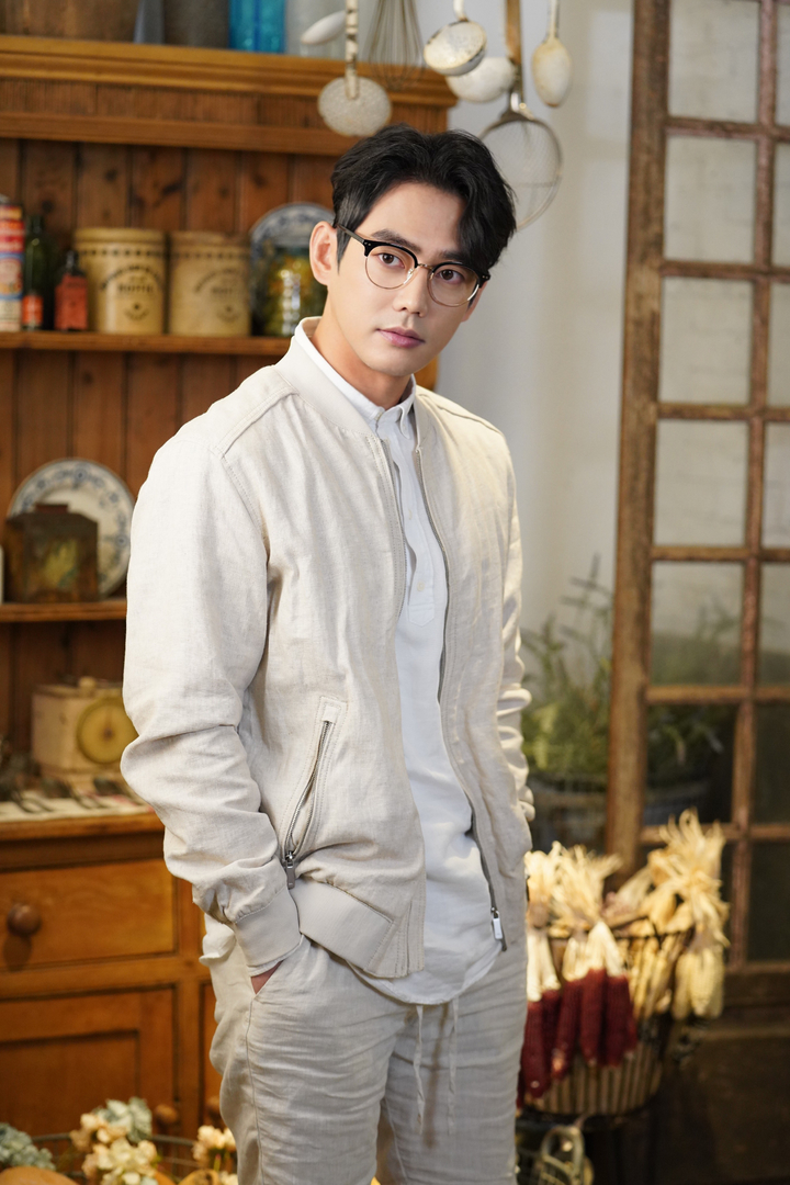 associate_pic