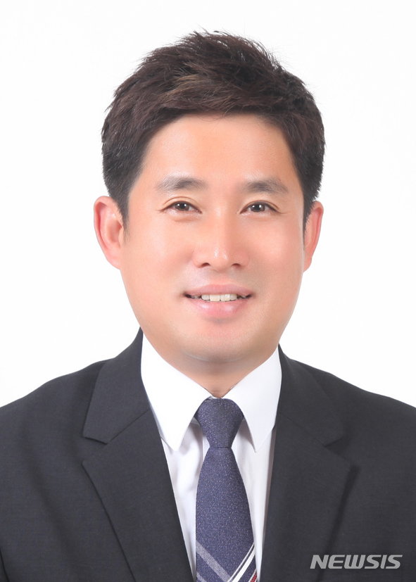 associate_pic