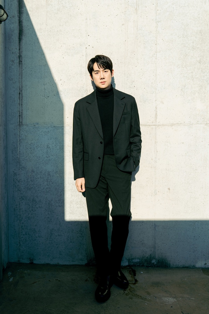 associate_pic