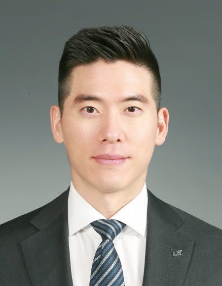 associate_pic