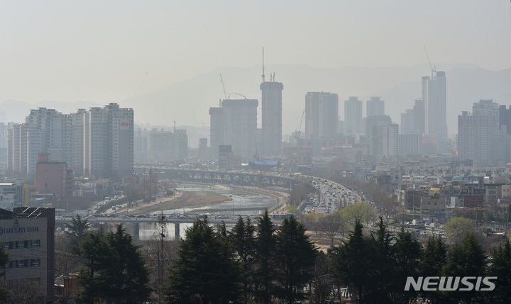 인천, 아침 쌀쌀하고 큰 일교차…미세먼지 '나쁨'