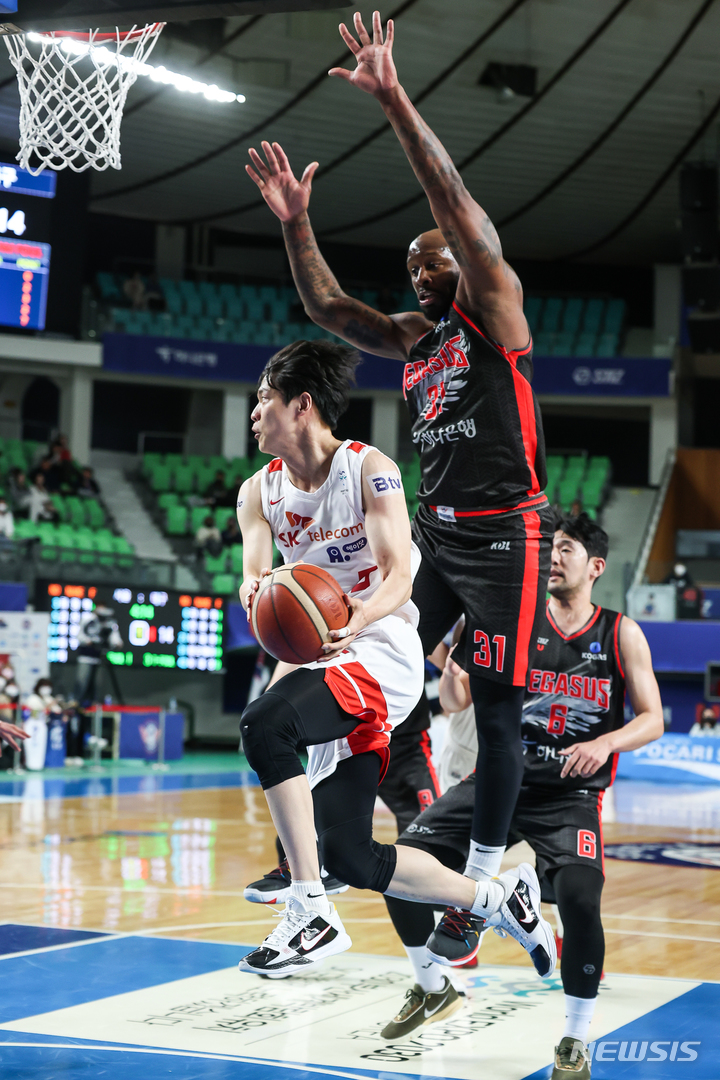 [서울=뉴시스]프로농구 SK 김선형. (사진=KBL 제공)