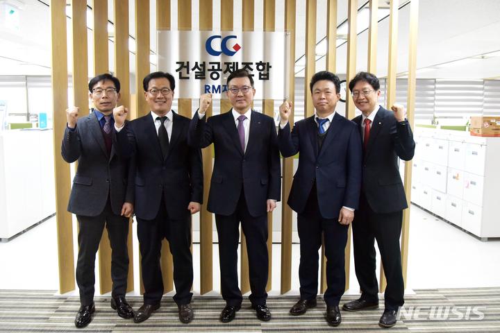 associate_pic