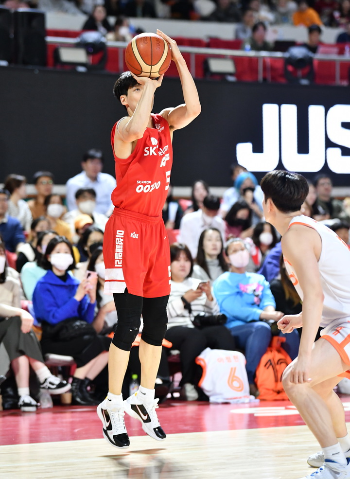 [서울=뉴시스] 프로농구 서울 SK의 김선형. (사진 = KBL 제공) *재판매 및 DB 금지