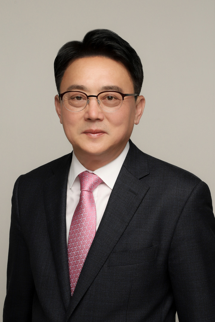 associate_pic