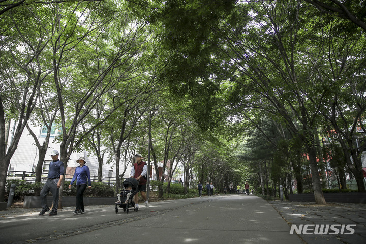 충남권 주말 동안 낮 기온 30도까지 올라 더워…미세먼지 수치 '보통'