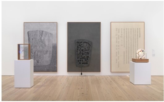 갈라 포라스 킴, <La Mojarra Stela>, 휘트니비엔날레 설치 전경, 2019 *재판매 및 DB 금지