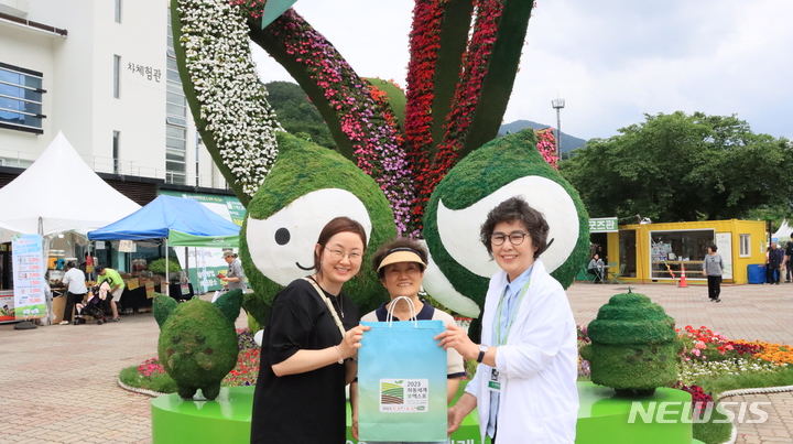 하동세계차엑스포, 관람객 100만명↑…개막 24일 만에