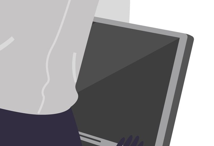 TV 수십대 몰래 빼돌린 판매업체 40대 여직원, 징역 6월