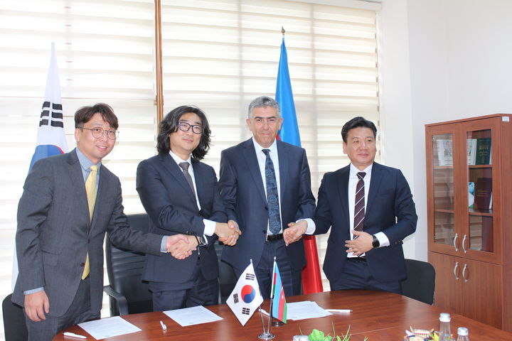 (왼쪽부터) (주)에네이 전재혁 대표, (주)와이비즈 정승백 대표, 아제르바이잔 축산연구소 소장, (주)인프로 최승혁 대표. (사진=숭실대 제공) *재판매 및 DB 금지