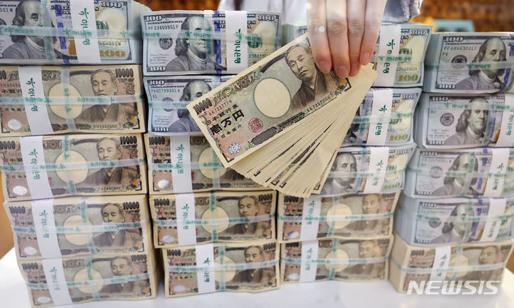 엔화, 일본 외환시장 개입 관측에 1달러=151엔대 중반 출발