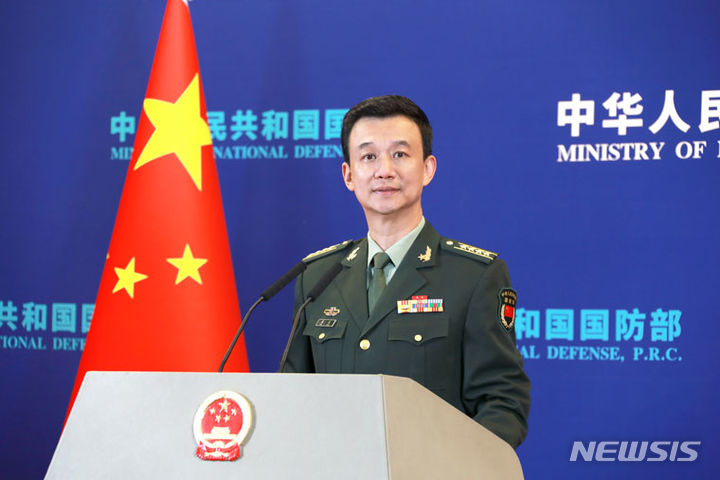 [베이징=뉴시스]우첸 중국 국방부 대변인.(사진=중국 국방부 홈페이지 갈무리) 2024.4.17 photo@newsis.com