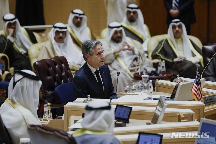[AP/뉴시스] 토니 블링컨 미 국무장관이 29일 사우디 개최 GCC 외무장관 회의에 참석하고 있다 