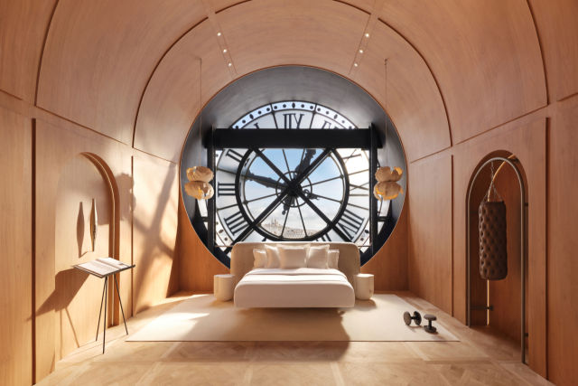파리 오르세 미술관의 명물인 시계탑이 초호화 객실로 변신한다. (사진=에어비앤비 제공) photo@newsis.com *재판매 및 DB 금지