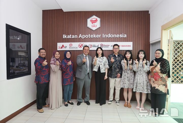 associate_pic4