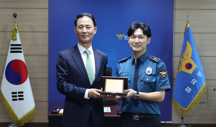 associate_pic4