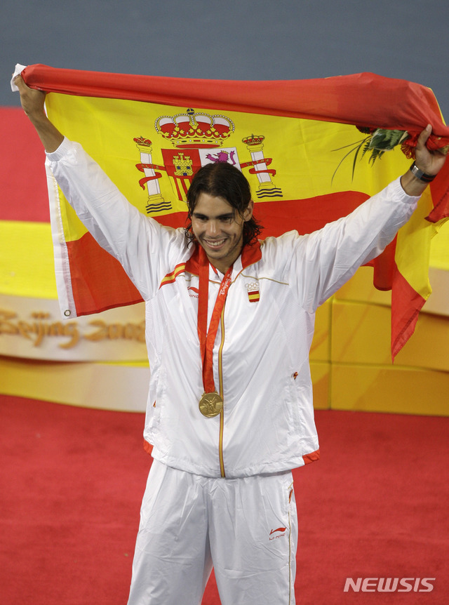[베이징=AP/뉴시스] 2008년 베이징올림픽 테니스 남자 단식 우승을 차지했을 당시 라파엘 나달. 2008.08.17