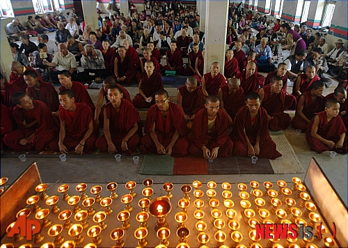 중국, 쓰촨성 티베트불교 대형 사찰 강제철거···승려 2000명 쫓아내