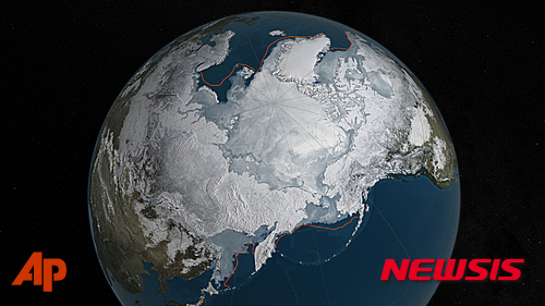 【나사·AP/뉴시스】지구 온난화가 현재와 같은 수준으로 지속될 경우 남극의 얼음이 급속히 녹으면서 21세기말 쯤 전 세계 해수면이 1m 넘게 상승하고, 북극 해빙까지 합치면 2100년쯤 해수면이 2m 가까이 높아질 전망이라고 미국 연구팀이 30일(현지시간)네이처 지에 발표한 논문을 통해 주장했다. 사진은 미항공우주국(나사)가 촬영한 북극의 얼음 지대 모습. 2016.03.31 