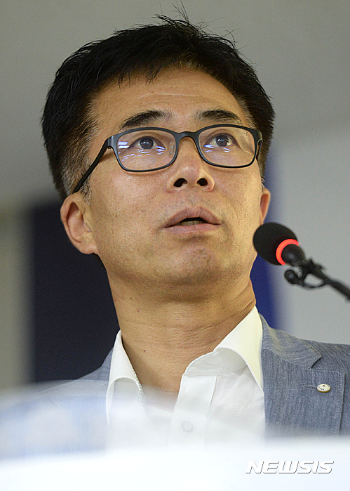 유인촌, 문체부 산하 법인대표에 '블랙리스트' 관여 인물 임명 논란