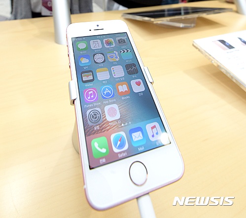 애플, 구형 아이폰 속도저하 공식사과…"배터리 교체 지원"