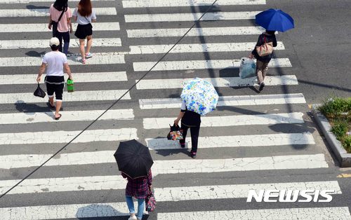 부산, 대체로 맑고 낮 기온 올라 더워…낮 최고기온 31도